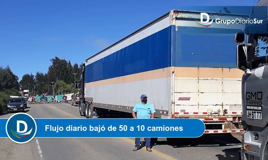 Transportistas chilenos varados en Argentina reciben apoyo del Consulado en Bariloche